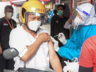 Program Vaksinasi Berhasil Capai Angka 1,3 Juta per Hari