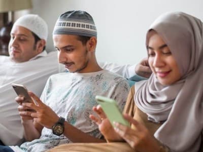 Tips Mengatasi Kecanduan Medsos menurut Habib Husein Jafar