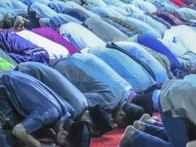 Khutbah Idul Adha: Dua Teladan Kurban Nabi Ibrahim