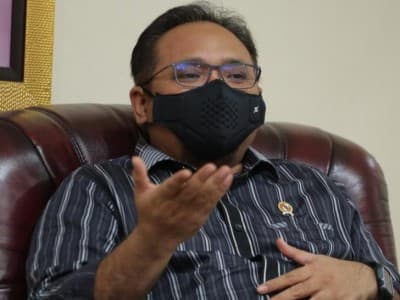 Menag Yaqut Gemakan Tagar #PrayFromHome