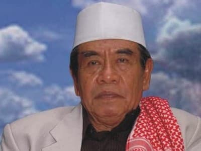 Mustasyar PBNU, Pengasuh Pesantren Ploso KH Zainuddin Djazuli Wafat