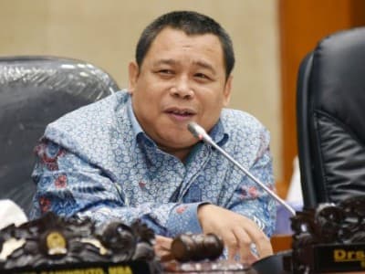 Wakil Ketua Komisi XI DPR Desak Pemerintah Lakukan Tiga Hal Atasi Pandemi