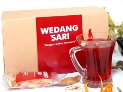 Kader IPNU Trenggalek Pasarkan 'Wedang Sari' di Internet