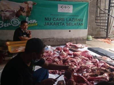 Penyaluran Daging Kurban NU Jaksel Dibarengi Pembagian Beras