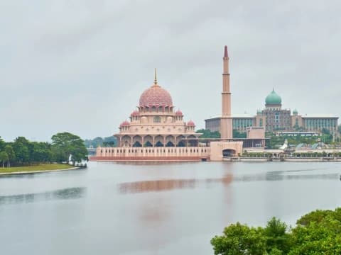 Hukum Menarik Kembali Bantuan untuk Masjid