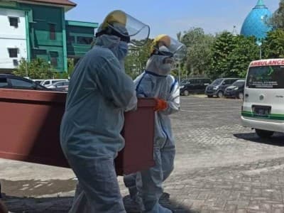 Cerita Warga yang Jenazah Ibunya Ditangani Satgas Covid-19 NU Jatim