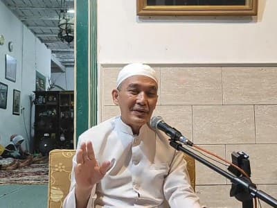 Ikhtiar Batin, Gus Zaim Ajak Santri Baca Burdah dan Istighotsah