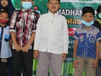 Mengasuh Anak Yatim Dapat Menghapus Dosa