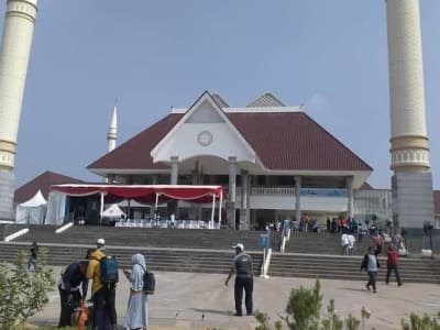 Masjid Raya KH Hasyim Asy’ari Gelar Shalat Jumat dengan Tetap Patuhi Aturan PPKM