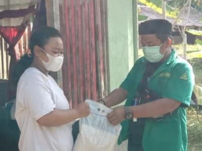 Aksi Ansor Poso Sulteng Berbagi Sembako untuk Warga Isoman