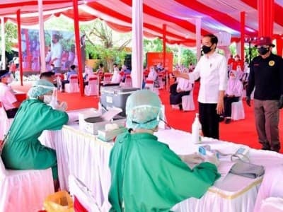 Presiden Jokowi Persilakan Belajar Tatap Muka jika Pelajar Sudah Divaksinasi