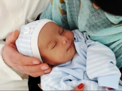 Tak Dikaruniai Anak Setelah Lama  Menikah, Bolehkah Mengangkat Anak Sebagai Pancingan?