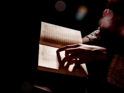 Khutbah Jumat: Berobat dengan Al-Qur’an