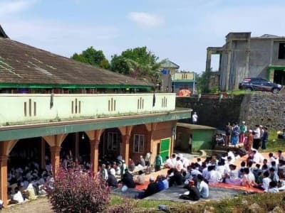 Alumni, Pesantren, dan Lebaran Santri