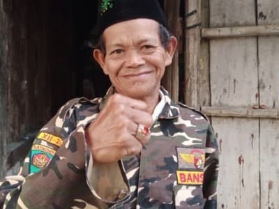 Meski Berusia 70 Tahun, Banser Ini Tak Pernah Absen Jaga Kiai