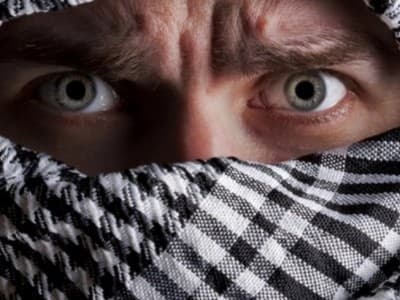 Menagih Janji Taliban atas Hak Perempuan di Ruang Publik