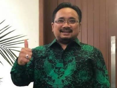 Jokowi Teken Perpres Dana Abadi Pesantren, Gus Yaqut: Presiden Kita Memang Top