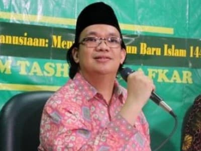 Respons Gus Nadir soal Video Santri Tutup Kuping dari Suara Musik