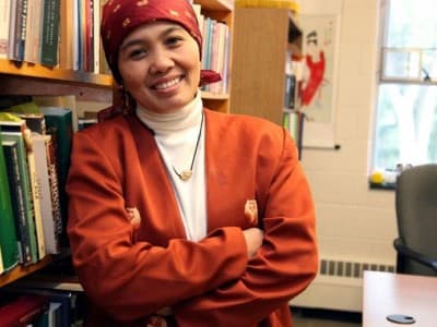 Prof Etin Anwar Ungkap Penyebab Keterbatasan Karier Perempuan Indonesia