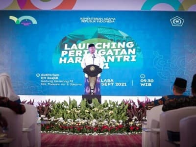 Menag Yaqut: Komitmen Santri Bela Tanah Air Seumur Hidup
