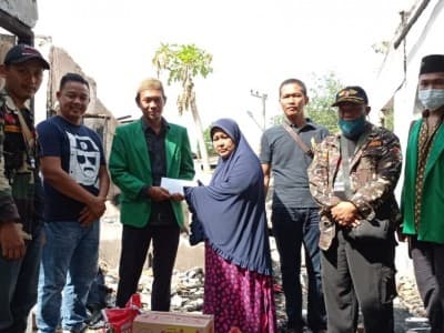 Ansor Pekanbaru Bantu Korban Kebakaran di Sungai Sibam Riau