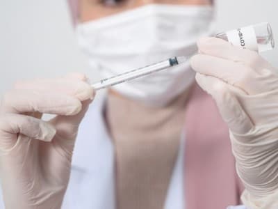 Penyintas Covid-19 Kini dapat Divaksinasi Sebelum 3 Bulan