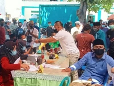 Santri Pesantren Syekh Abdul Qodir Jailani Situbondo Antusias Ikut Vaksinasi Covid-19