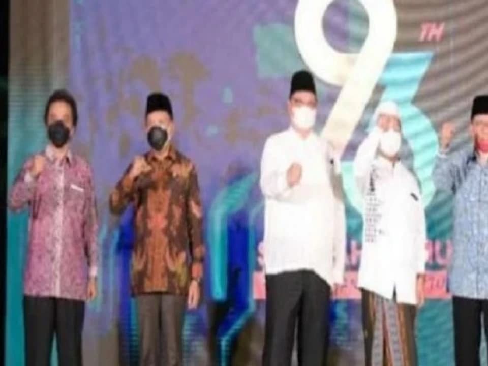 Pesantrenpreneur builds pesantren economic independence and santri skills