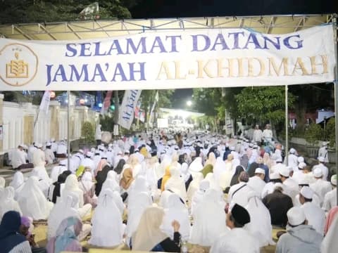 Ribuan Jamaah Hadiri Haul Ke-584 Raden Santri