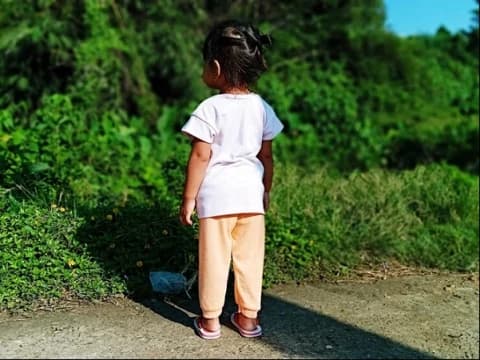 Kajian Hadits: Rasulullah Melarang Penelantaran Anak