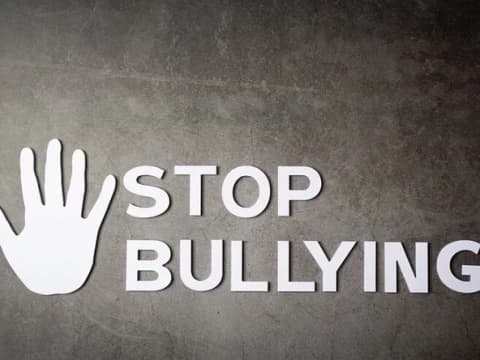 Larangan Membully Muallaf yang Punya Masa Lalu Kelam