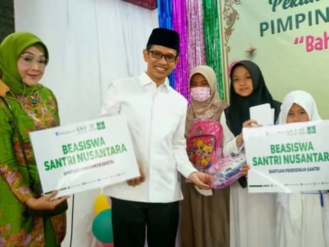 LAZISNU dan Muslimat NU Implementasikan Penyaluran Zakat Korporasi PT Paragon dengan Gelar Santunan Yatim