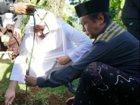 Syekh Al-Issa Tanam Pohon di Puja Mandala, Bentuk Aktualisasi Ekologi Spiritual