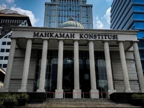 Pakar Nilai MKMK Main Aman: Harusnya Anwar Usman Dicopot dari Hakim Konstitusi