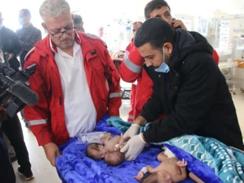 28 Bayi Prematur Dievakuasi dari Palestina ke Mesir