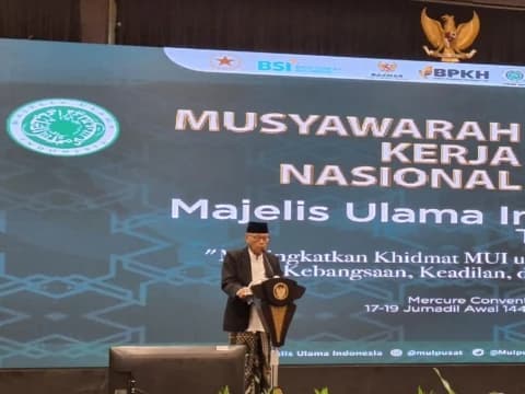 KH Anwar Iskandar: Memakmurkan Hidup Esensi Perintah Allah