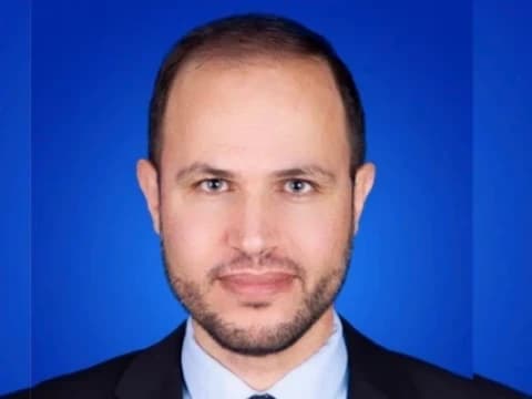 Penyair Palestina Refaat Alareer Terbunuh dalam Pengeboman Israel