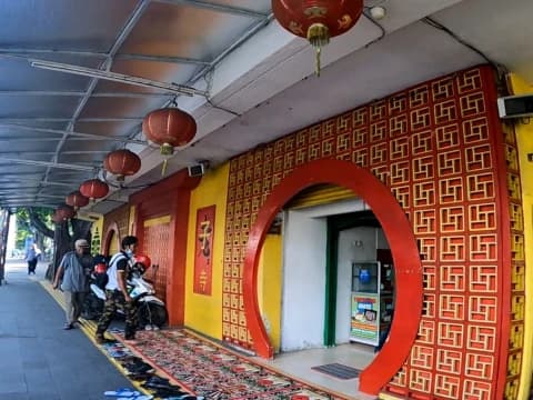 Masjid Lautze 2 Bandung Meriahkan Kebinekaan Imlek dengan Hidangan Lontong Cap Go Meh