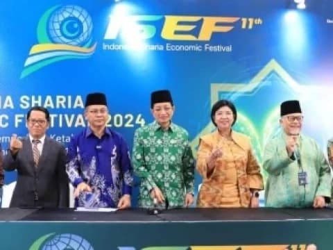 Menag Dorong Profesionalisme dalam Pengelolaan Zakat dan Wakaf