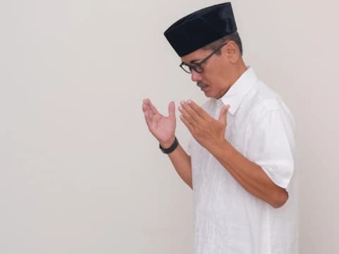 Khutbah Jumat: Sya’ban Bulan Shalawat dan Persiapan Menuju Ramadhan