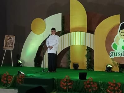 D Zawawi Imron Persembahkan Puisi 'Ode Buat Gus Dur'