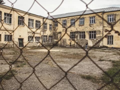 Kasus Lapas Enemawira: Alarm untuk Perlindungan Hak Beragama di Indonesia