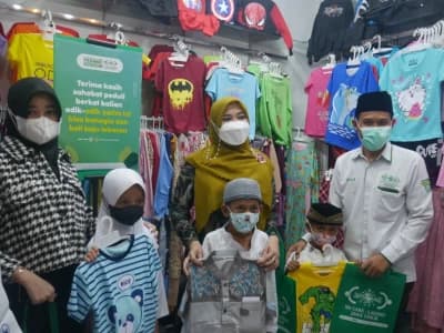 Saat 100 Anak Yatim Belanja Baju Lebaran Bersama LAZISNU Jatim