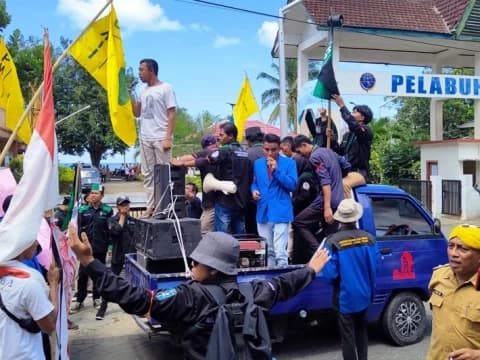 Aliansi Pemuda dan Mahasiswa Pulau Bawean Tolak Kenaikan Tiket Kapal