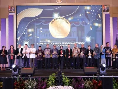 Unusa Boyong 2 Penghargaan LLDikti di Ajang Pemberian Anugerah Kampus Unggulan 2025