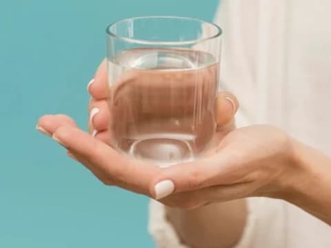 Segelas Air dan Sadarnya Santri Betapa Berat Tugas Kiai