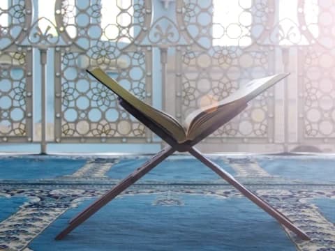 Tafsir Surat Al-Baqarah Ayat 159-162: Saat Yahudi Sembunyikan Informasi Kenabian Muhammad dalam Taurat