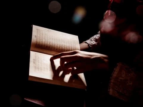 Hukum Murajaah Al-Qur’an bagi Wanita Haidh