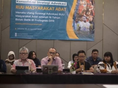RUU Masyarakat Adat Mandek 16 Tahun, Penduduk Hadapi Perampasan Wilayah dan Kriminalisasi