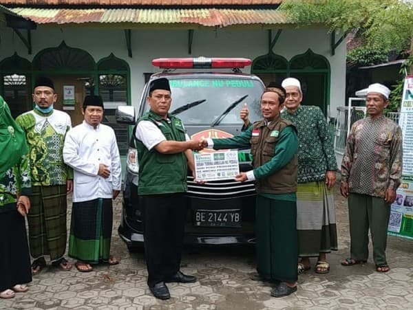 PCNU Serahkan Satu Unit Mobil Ambulans ke NU Kecamatan Pringsewu